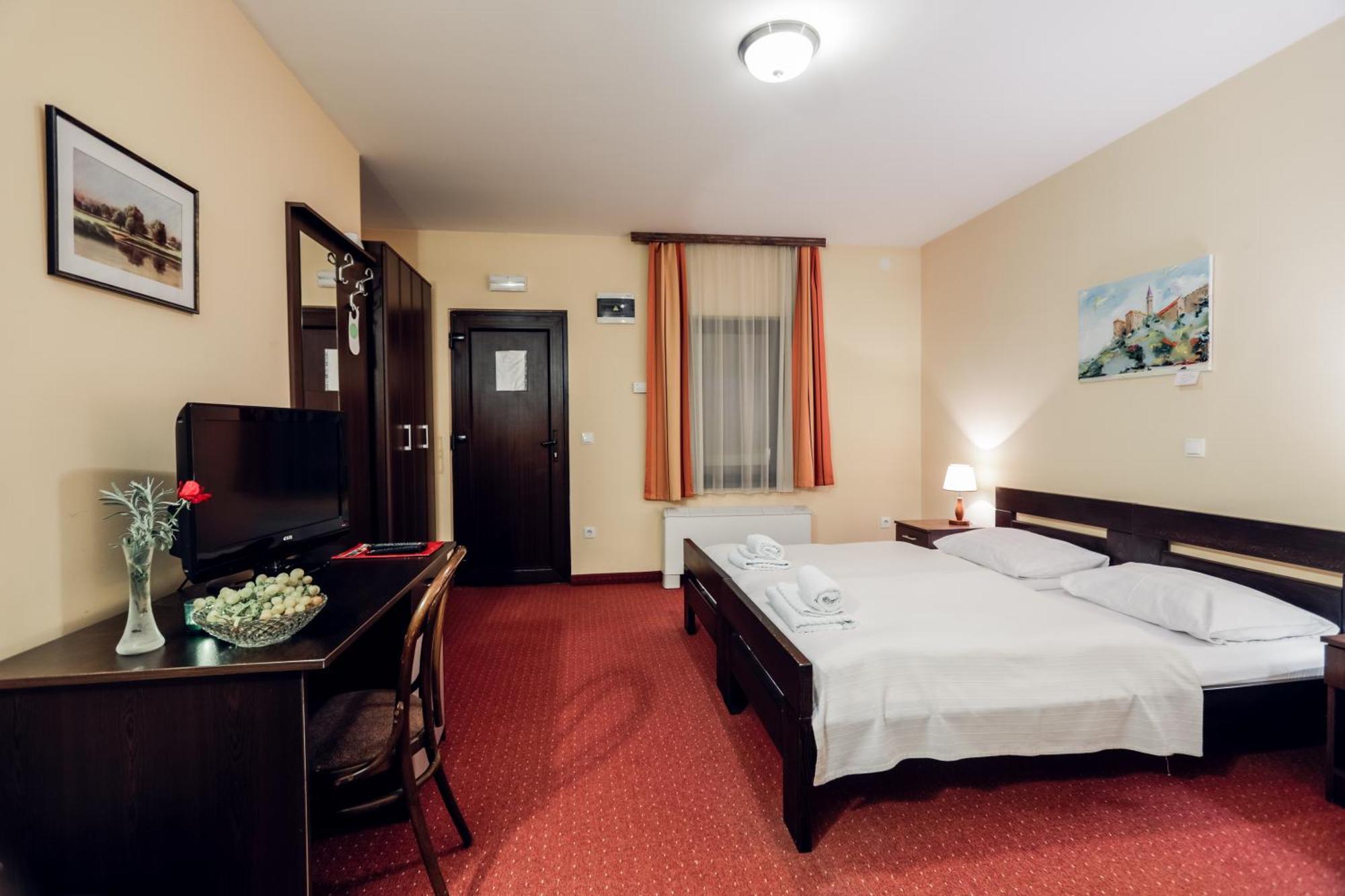 Rooms Villa Iva Ilok Exterior photo